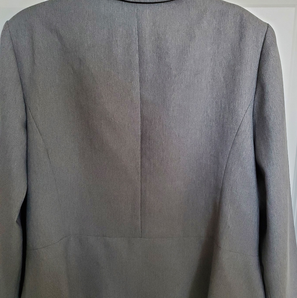 Jade Blazer - Picture 5 of 11